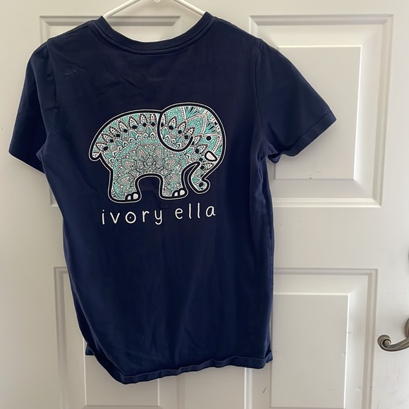 Ivory Ella- short sleeve size small - Picture 2 of 2
